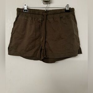 Roots Shorts - Size M